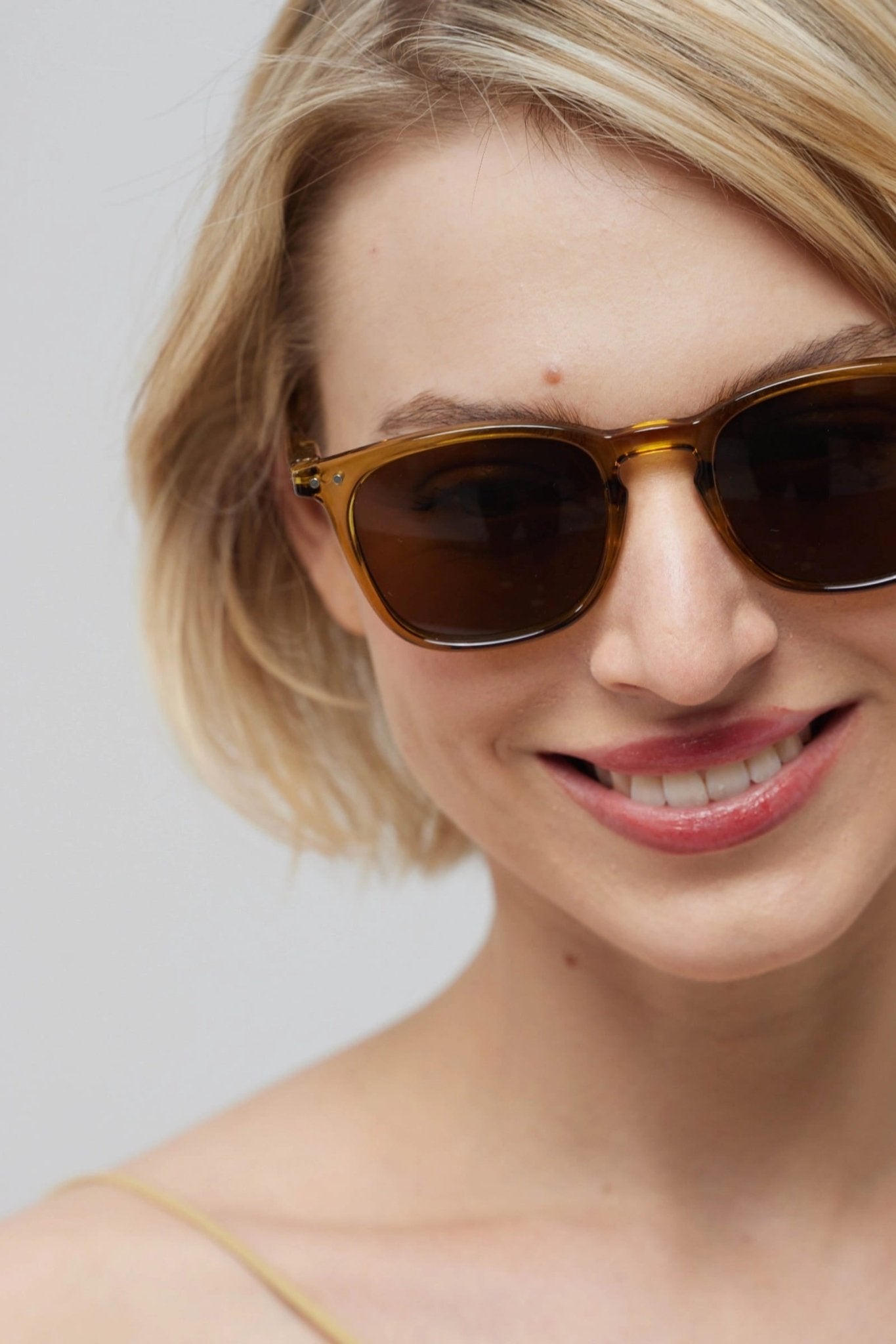 Izipizi E Sunglasses - Bloom Pharmacy